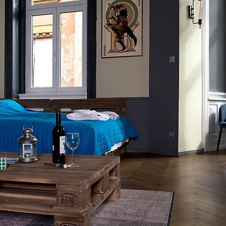 New - Walnuttree Double 12 Person In - Hungary Budapest
