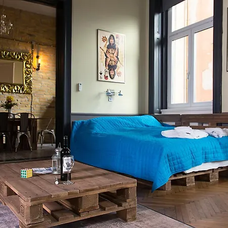 New Walnuttree Double 12 Pers * Budapest