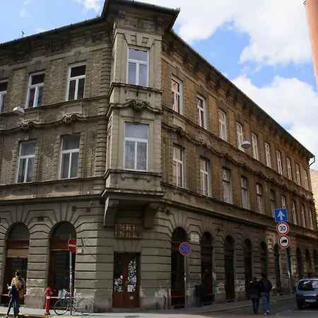 New Walnuttree Double 12 Pers Apartment Budapest