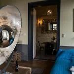 New - Walnuttree Double 12 Person In - Hungary شقة *