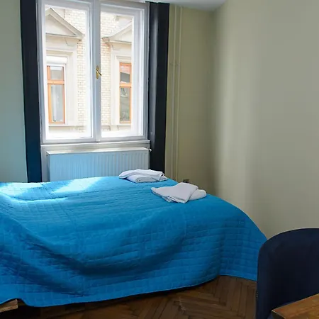 New - Walnuttree Double 12 Person Apartment Central In Budapest - Hungary Budapest