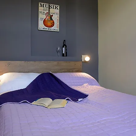 New - Walnuttree Double 12 Person Apartment Central In Budapest - Hungary *