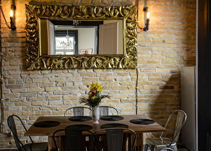 New - Walnuttree Double 12 Person In - Hungary Budapesta